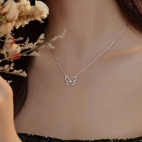 NEW Elegant Gemstone Silver Color Butterfly Pendant Necklace Hollow Design Set - Picture 1 of 5